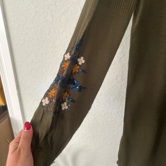 Bohemian Light Olive Green Knit Sweater Dress Embroidered Sleeves Size M - Picture 2 of 7